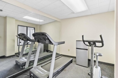 Red Roof Inn & Suites Fayetteville-Fort Bragg image 14