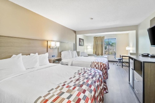 Red Roof Inn & Suites Fayetteville-Fort Bragg image 16