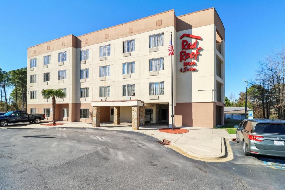 Red Roof Inn & Suites Fayetteville-Fort Bragg Image 26